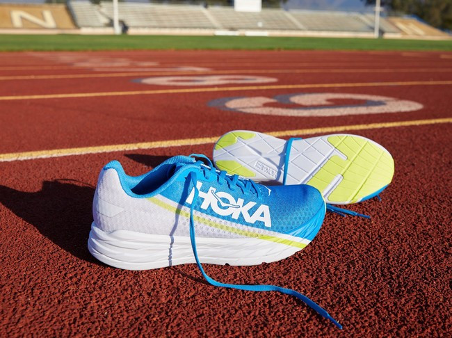 エリートアスリート必見! HOKA ONE ONE から軽量＆カーボンプレート搭載シューズの新モデル「ROCKET X」が登場