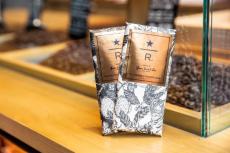 スターバックス リザーブ® ロースタリー 東京が、green bean to bar CHOCOLATEとのコラボチョコレートを発売