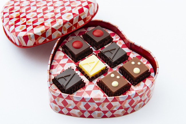 大切な想いを特別なチョコレートとともに。アルマーニ / ドルチのバレンタイン限定コレクション