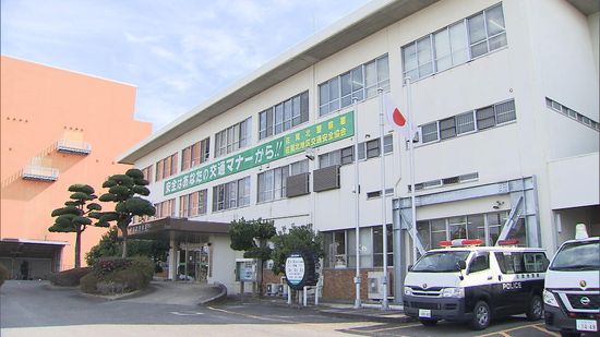 早朝の住宅街　横断歩道を渡っていた高齢男性をはねた疑い　自称会社員を逮捕　男性は死亡　佐賀