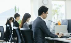 男女別、結婚相手に求める最低年収は？ どんな企業・業種に勤めている人と結婚したい？