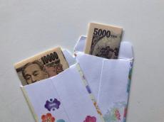 【あげる側の実態！】「お年玉」誰にいくらあげてる？ 総額では平均「2万6206円」という結果に！