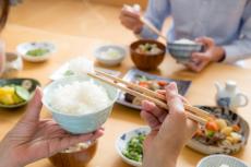 定食屋で「小食そうだから」と勝手にごはんを「少なめ」にされた！ その分の値引きは求められる？