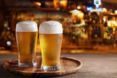 【朗報】家計を圧迫しがちな毎晩の「ビール代」が今後安くなるって本当？