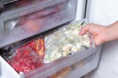 冷凍保存で食費を激減！食材を冷凍させるのにもコツがある&#8230;!?