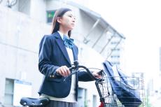 今春から中学生の子どもが自転車通学。ママ友に「自転車保険に入るべき！」と言われたのですが、どんなメリットがあるのでしょうか？