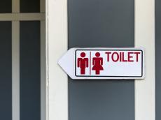 コンビニで何も購入せず「トイレだけ」借りるのはマナー違反？意識すべきポイントとは？