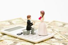 6月に「友人の結婚式」が多く、ご祝儀の出費がキツいです。「1万円」はさすがに避けるべきでしょうか…？