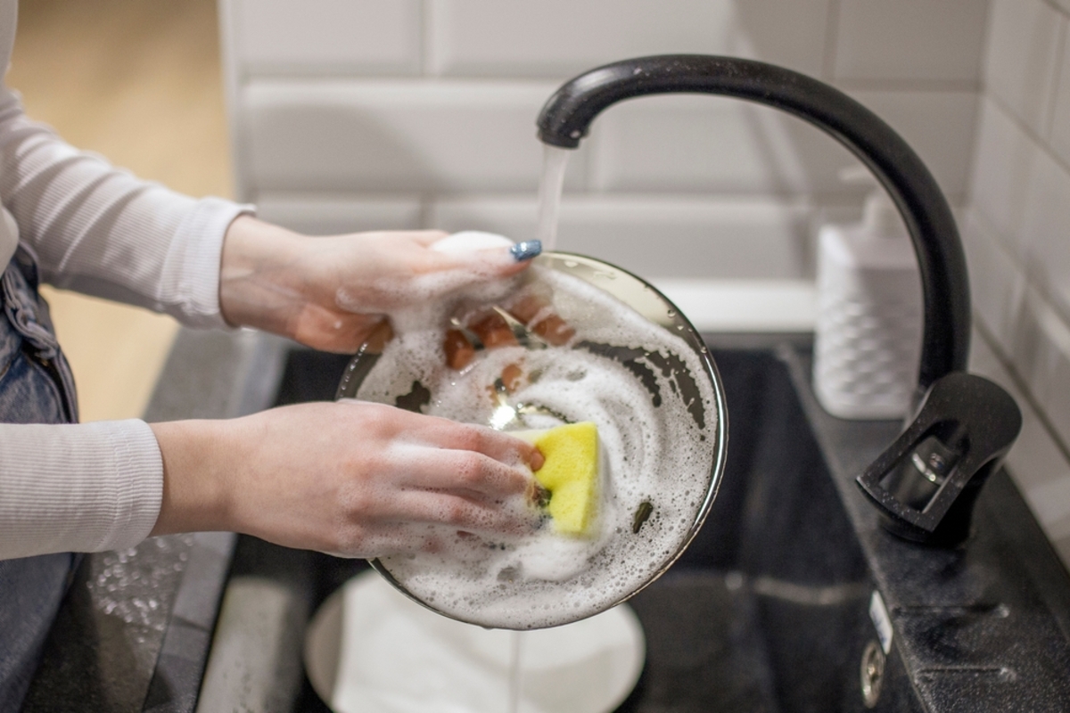 食器を洗う時は水ですか 安い お湯ですか