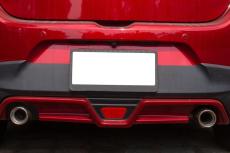 先日、自宅駐車場で車のナンバープレートが盗まれました。付属品の盗難でも車両保険は適用されますか？