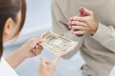 節約のために夫のお小遣いを「3万円」から「1万円」にしたい…減らしすぎでしょうか？