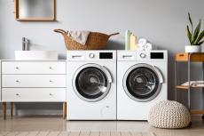 ドラム式洗濯機の「乾燥機能」を使っていますが、乾燥に3時間かかるので“電気代”が気になります。外干しのほうが、手間を考えても「節約」になりますか？