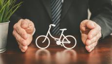 住んでいる自治体で自転車の保険加入が必須に。「努力義務」かと思っていましたが、加入するなら年間の費用はいくらですか？