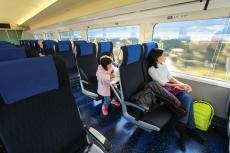 お盆休みは5歳の息子と新幹線で一緒に帰省予定です。混雑を避けるためグリーン車を予約したいのですが、お得に乗る方法はありますか？