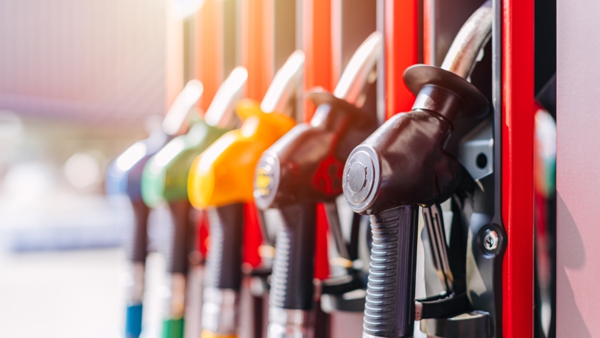 上司が昔のガソリンは100円以下と言っていましたが本当ですか?なぜ今はこんなにガソリンが高いのでしょうか?|Infoseekニュース 上司が昔のガソリンは100円以下と言っていましたが本当ですか?なぜ今はこんなにガソリンが高いのでしょうか?|Infoseekニュース