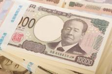 祖父が相続対策として毎年「100万円」を渡してくれるようです。基礎控除以内だし、毎年受け取っても「税金」はかかりませんよね？