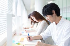 奨学金の保証制度が変わって学生の負担が増えるって本当？