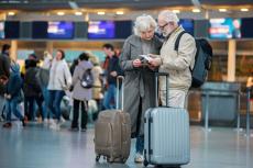 「飛行機代」や「新幹線代」が「4〜5割引」に！？ 高齢者の利用がお得になる「シニア割」とは？