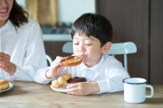 小学生の子どもへのお菓子代ってどのくらいが普通なの？相場を解説