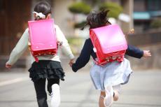 ママ友は2人の子どもを「私立」の幼稚園と小学校に通わせているそうです。世帯年収が高くないとやりくりは難しいですよね？