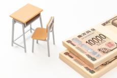 子どもが「奨学金」不採用に。友人に話すと「年収800万円も稼いですごいね」と言われたけど、なぜ年収がバレた？ そもそも年収800万円は「高収入」なの？