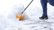 雪が降る地域では「雪かき」がアルバイトになるって本当？  仕事を探すにはどうしたらいいの？