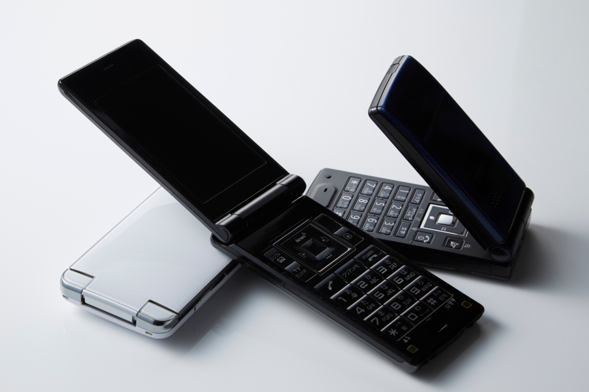 今月でガラケーが使えなくなると実家の父が大騒ぎ！ 格安スマホ「月 