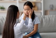 小5の娘がクラスで「ディズニー行ったことない家は貧乏」と言われたと聞き衝撃！ ウチから家族4人なら「20万円」以上かかりますが、子どもの経験のために行っておくべきですか？
