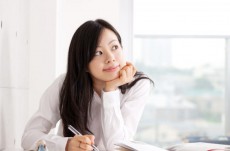 103万、130万はどっちが得？ 働く主婦が知っておきたい、年収の壁とは？