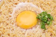 うどん1玉6円、チキンラーメン35円の衝撃価格…売れ行き心配する声も