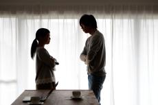 今どき夫婦のマネー事情を探る、「節約しない」「無駄遣いする」お金が原因で2割の夫婦が離婚危機を経験