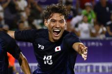 「親戚が芸能人」　パリ五輪・男子サッカー代表FWの“告白”にファン驚愕「横顔が似てる」