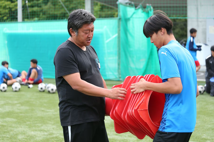 情報過多の時代に…「小・中学生に戦術を教えすぎる」弊害　高校サッカー日本一監督が警笛【インタビュー】