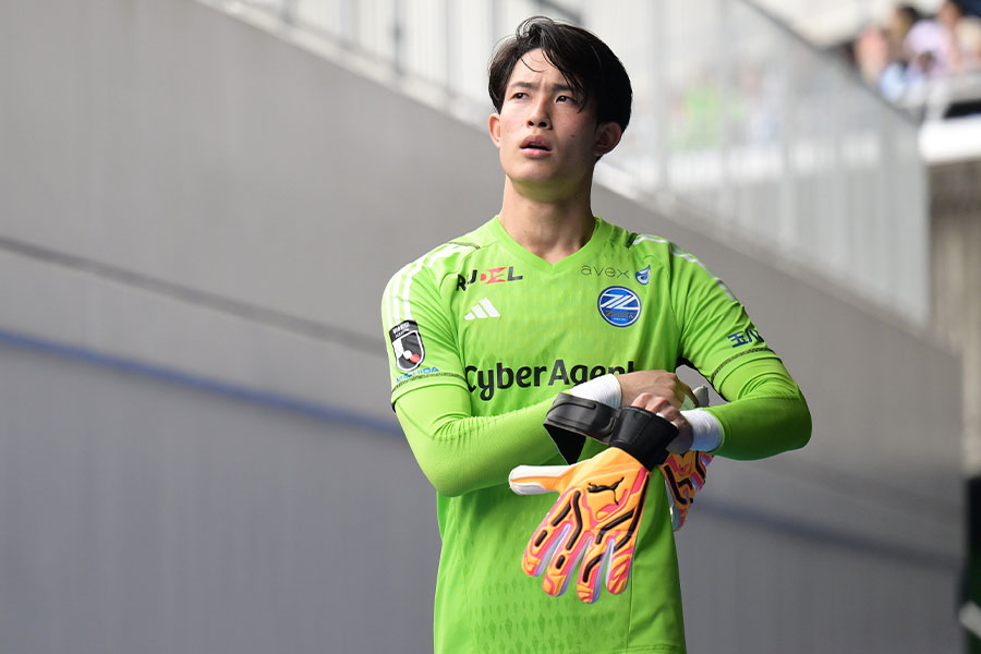 町田GKの表情が消え…感じる非難の「圧」　押し寄せる中傷に選手の心境は【コラム】