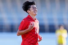 日本人18歳が渡欧…海外絶賛「彼は将来有望だ」　高校タレントの才能に熱視線「興味深い選手」