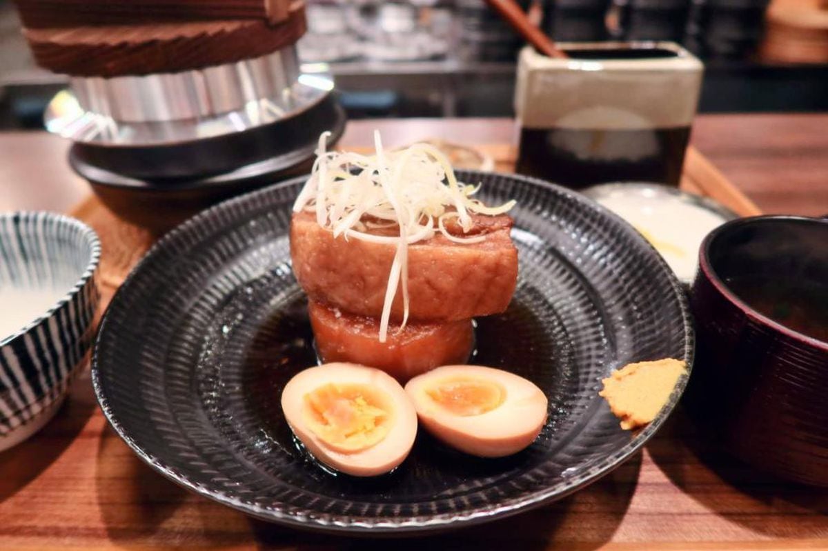 肉道場入門！　肉党なら「角煮」一択　噛み心地のいい質感を残した煮加減　高田馬場「炊きたてあり〼」の心に沁みる豚の角煮定食