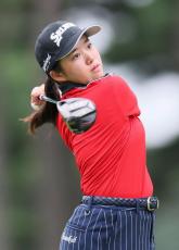 15歳アマ岩永杏奈「ビックリ」決勝Rへ　3打差4位　 「将来は海外で戦いたい」　国内女子ゴルフ「日本女子オープン」　　