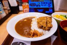 肉道場入門！　牛丼チェーン店が「鶏メニュー」拡大のワケ　豚肉価格の高騰で〝庶民の肉〟へシフト　感じられるまだ見ぬ鶏との出会いの兆し