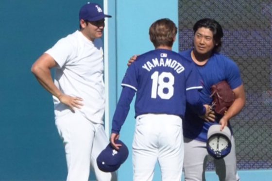 大谷翔平＆山本由伸が今永昇太と談笑　帽子取って挨拶…WBC世界一戦士が再集結