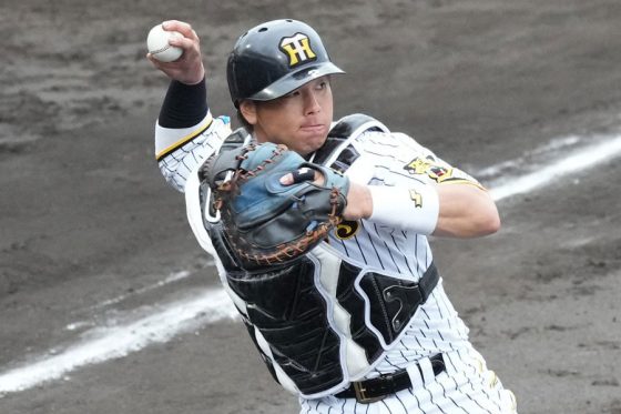 阪神・梅野が3回で交代…2回には一挙4失点　負ければ終わりの一戦で岡田監督が決断