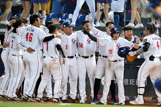 韓国、2回で6失点の大炎上　満塁弾→2ラン…満員の台湾ファンが大盛り上がり