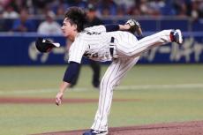 侍J井上、帽子吹っ飛びに苦笑い　極小55cmも対応できず「一番小さいんですけど」