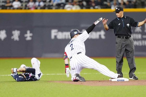 牧秀悟、韓国選手にスライディングで交錯→救護求める“神対応”　台湾ファンも拍手