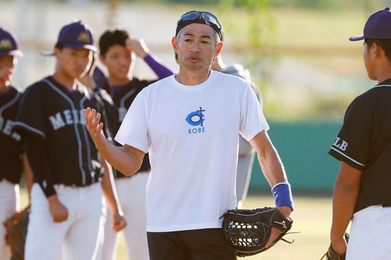 イチロー氏が母校で“サプライズ指導”　ベスト16は「1回戦負けと一緒」、部員へ愛の鞭