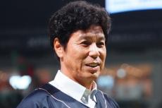 「62歳とは思えない！」　美人娘の結婚式登場…元日本一監督にSNS騒然「なんでこんなにカッコいい」