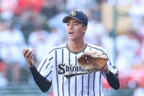 “指名漏れ”の188センチ右腕が駒大へ　甲子園準Vの内野手も…新入生18選手を発表