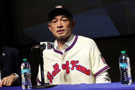 イチロー氏、投票見送った“1人”と「一緒にお酒を」　自宅に招待…米殿堂入りで爆笑会見