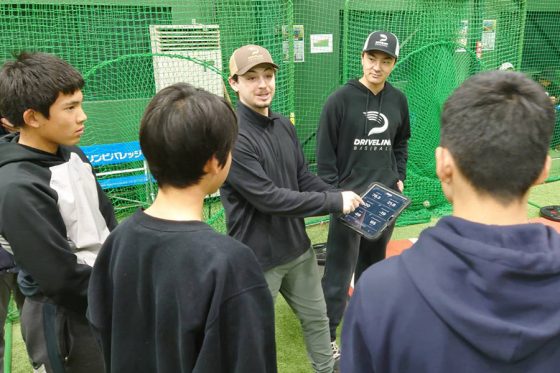 重いボールは「ストレスが少ない」？　大谷翔平も導入…肘負担減らす“試合前行動”