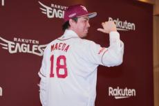 同僚に「頼む、友達になって」 報道陣に“画伯T”贈呈…日本復帰で見せた