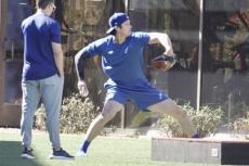 阪神・小幡竜平 超人アイテム「水バット」で遊撃争いディベイニーに